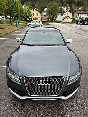 Audi RS5 4.2 V8 FSI 450
