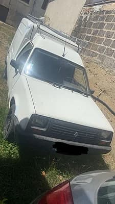 Renault Express vend express ess 170 000km CT ok CG ok avec pièce en plus