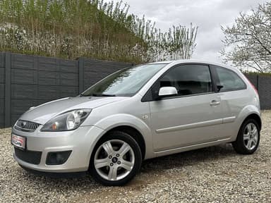Ford Fiesta 1.3i Ambiente AIRCO/BLUETOOTH/GPS/GARANTIE 12 MOIS