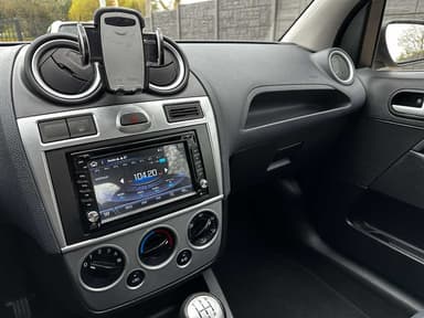Ford Fiesta 1.3i Ambiente AIRCO/BLUETOOTH/GPS/GARANTIE 12 MOIS