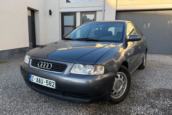 Audi A3 II (2) SPORTBACK 1.6 102 7CV AMBIENTE