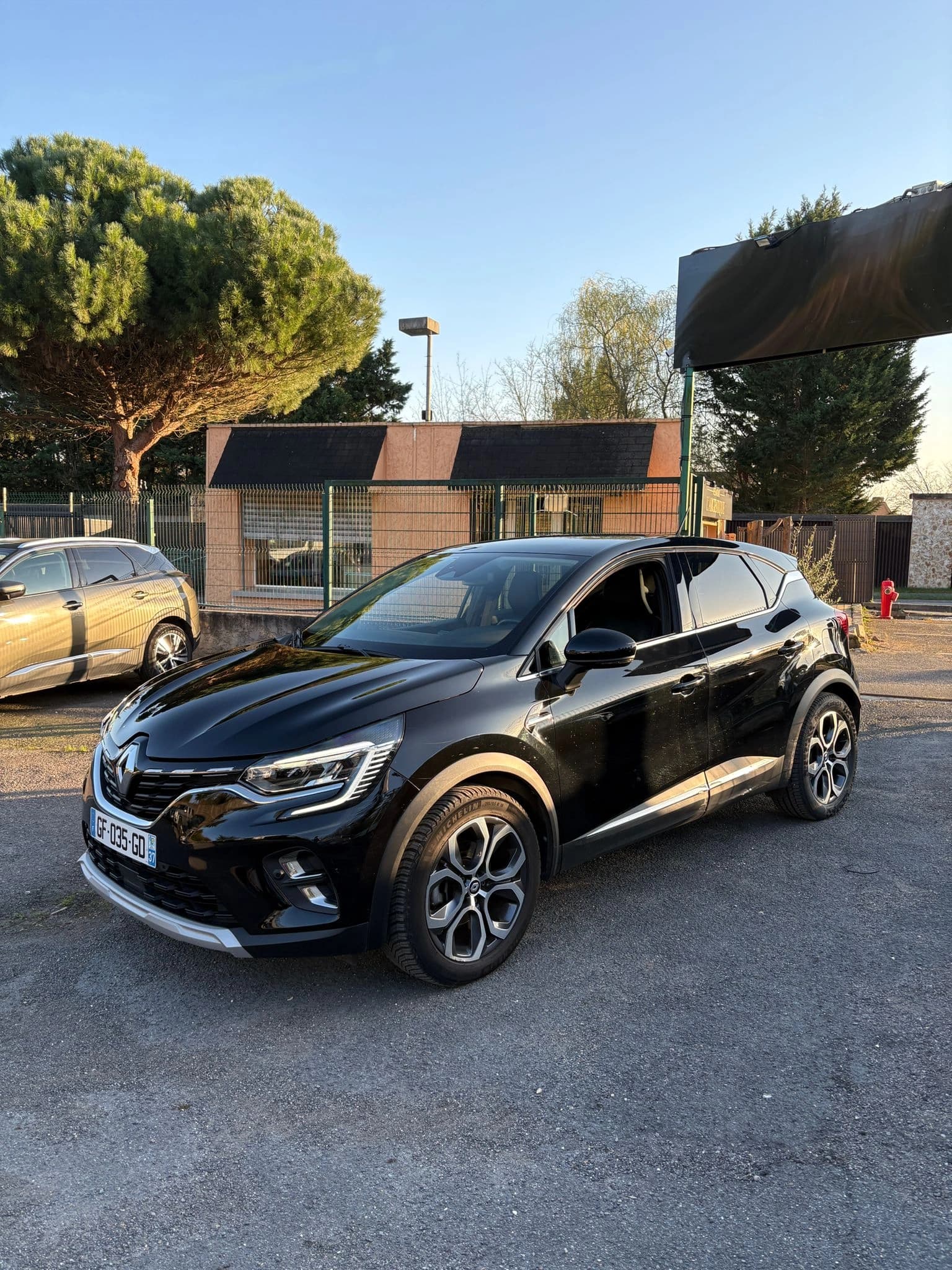 Renault Captur 1.6 E-TECH HYBRIDE RECHARGEABLE 160CV INTENSE