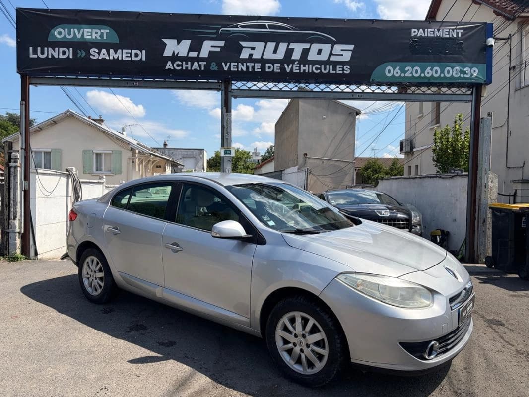 Renault Fluence 1.5l DCIPRIVILÈGE SUIVI D ENTRETIENT GPS SEMI CUIR RADAR PAYEMENT EN 3FOIS