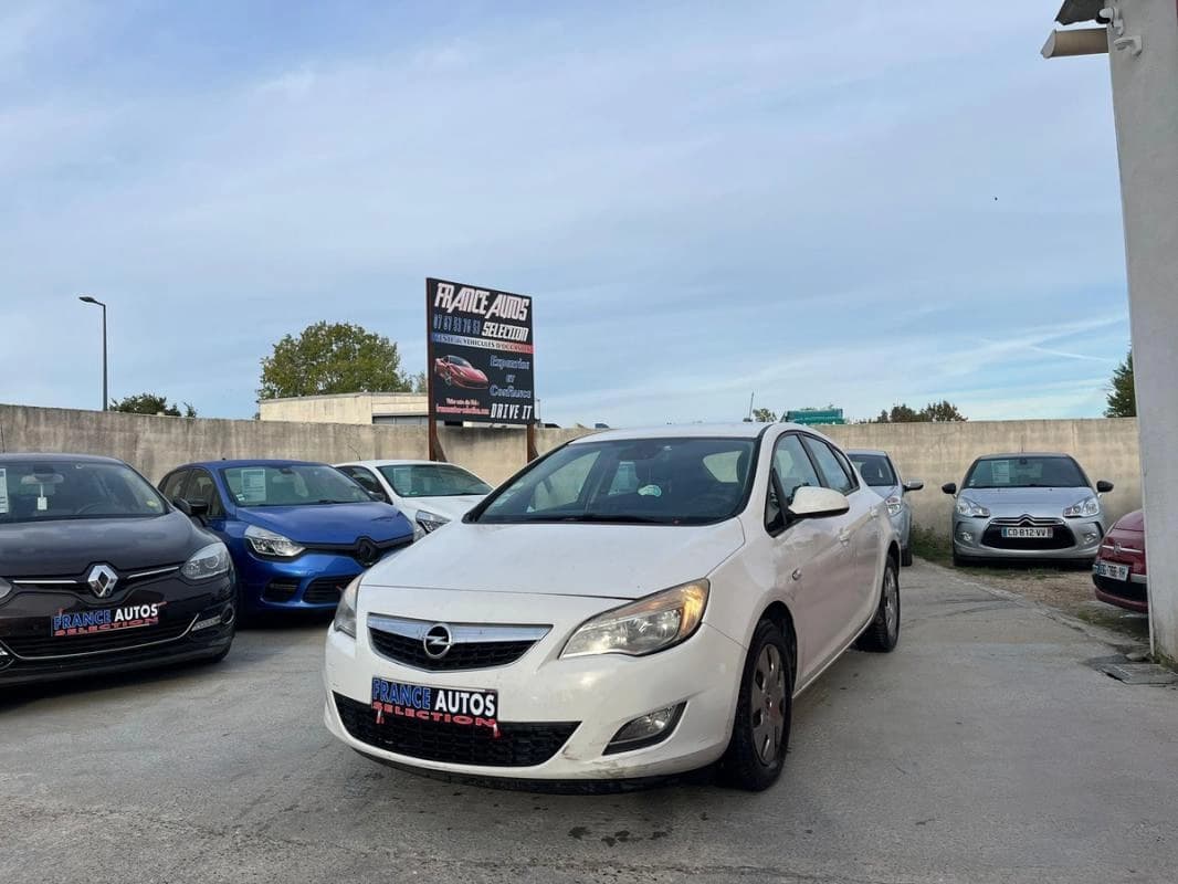 Opel Astra 1.7L CDTI 110 CH CRIT'AIR 2 TRÈS PROPRE | ENTIÈREMENT RÉVISÉE & GARANTIE
