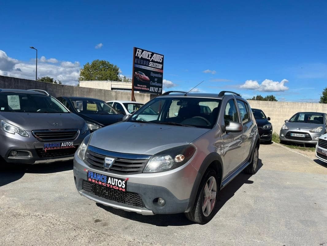 Dacia Sandero 1.5L DCI 70 CHEVAUX - ENTIÈREMENT RÉVISÉE ET GARANTIE TRÈS PROPRE ROBUSTE