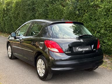 Peugeot 207 1.6 HDI 90CH PREMIUM 5.P * 116.000KM * 2009 * 1ERE MAIN