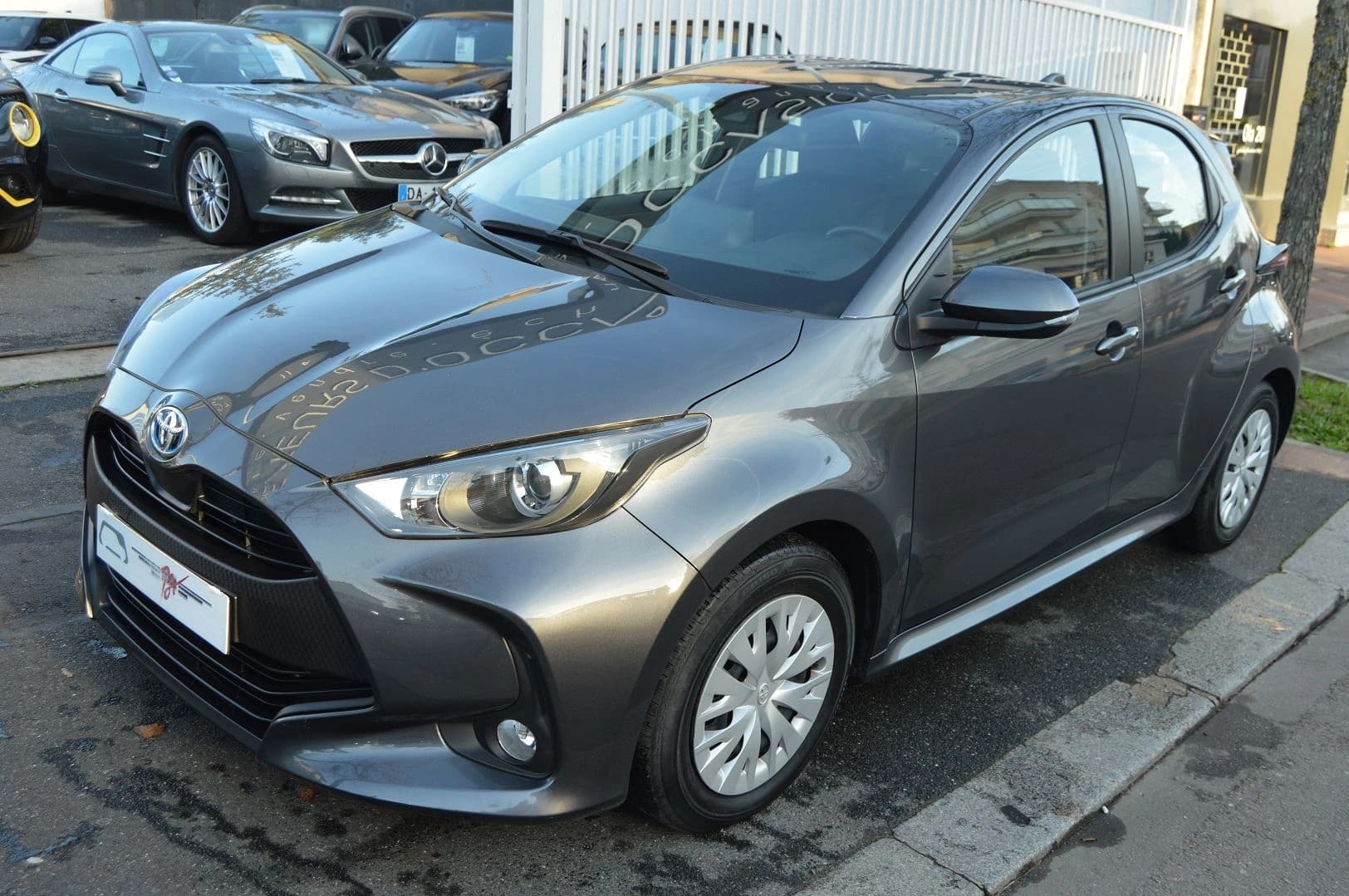 Toyota YARIS 116H DYNAMIC BUSINESS 5P + PROGRAMME BEYOND ZERO ACADEMY MY21