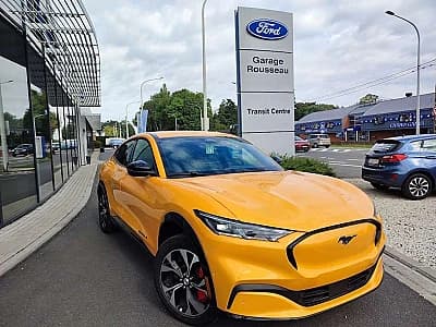 Ford Mustang Mach-E Premium RWD - 99kWh -autonomie 600 km - NEW