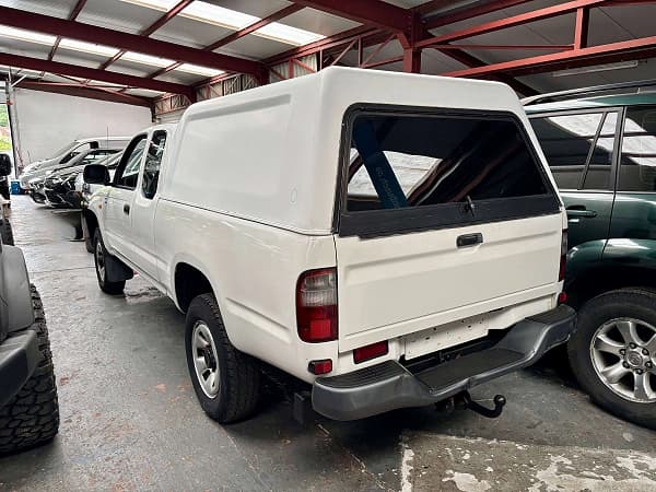Toyota Hilux Extra Cab 2.5 D4D 102 cv 4WD 2+2 Belgium car