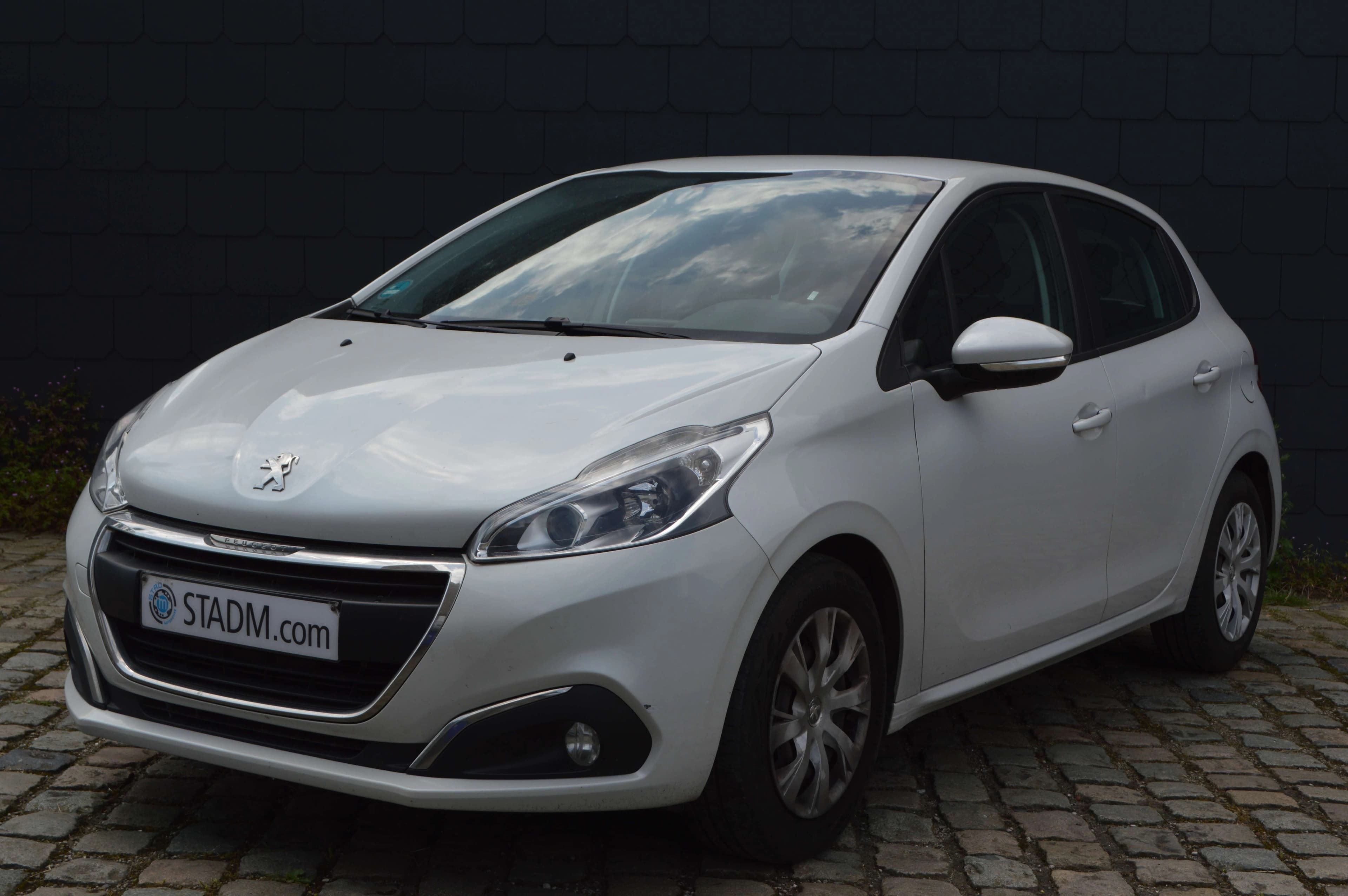 Peugeot 208 208 1.6 BlueHDi Allure CARNET CARPASS NAVI SENSOR