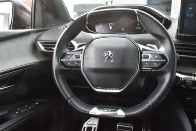 Peugeot 5008 1.5 BlueHDi GT Pack EAT8 7PL/Pano/Led ***12M GARANTIE***
