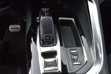 Peugeot 5008 1.5 BlueHDi GT Pack EAT8 7PL/Pano/Led ***12M GARANTIE***