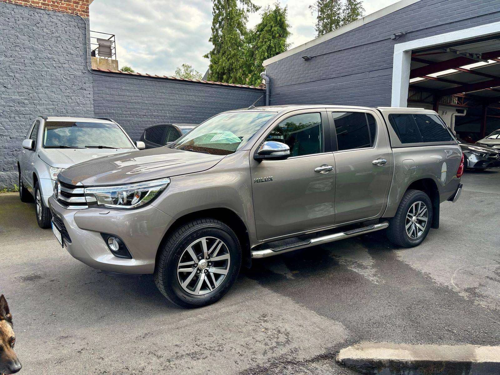 Toyota Hilux 2.4/4WD/New condition/Lounge/33.500 Netto/1.Owner/Belgium Car