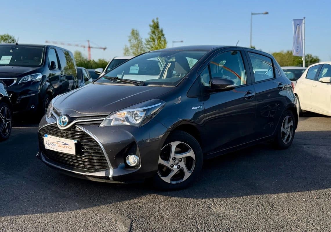 Toyota Yaris III 1.5 HYBRID 100H DESIGN