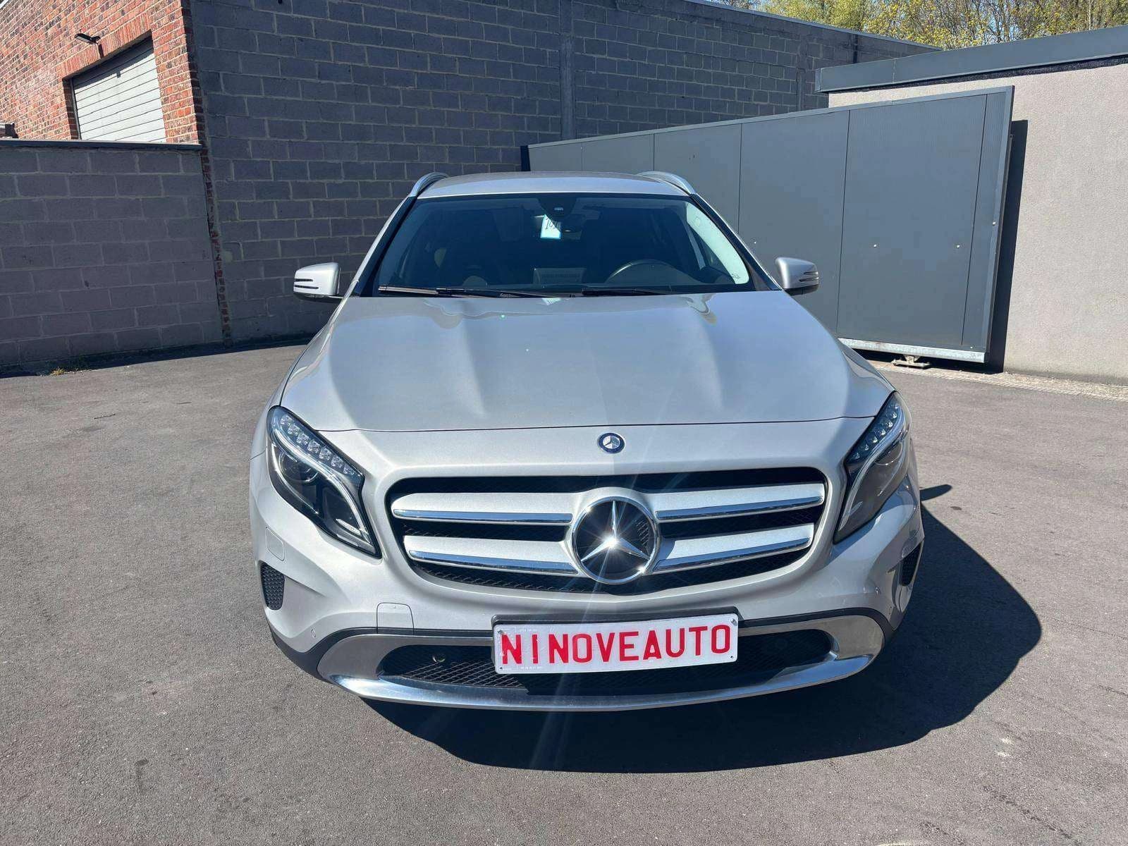 Mercedes-Benz GLA 180 i X156 Activity Edition*NAV PARKSENSOR CRUISE BT