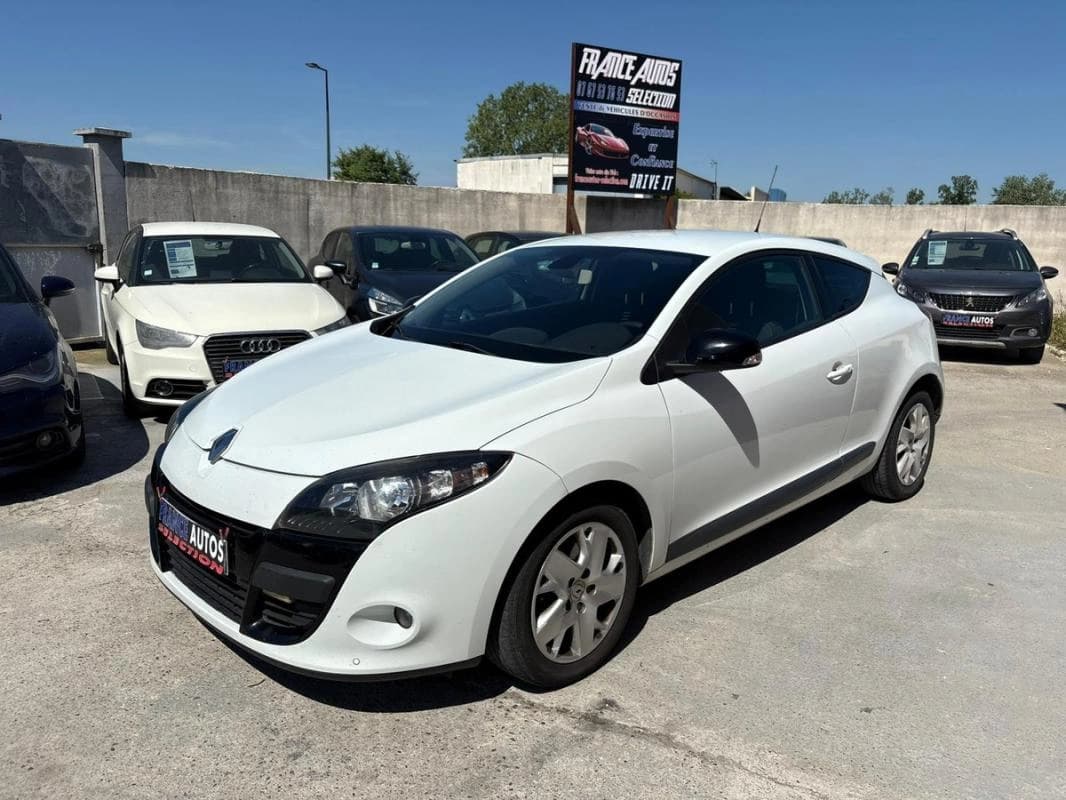 Renault Megane III 1.5 DCI 110 CH DIESEL | ENTIÈREMENT RÉVISÉE ET GARANTIE 12 MOIS EN EUROPE